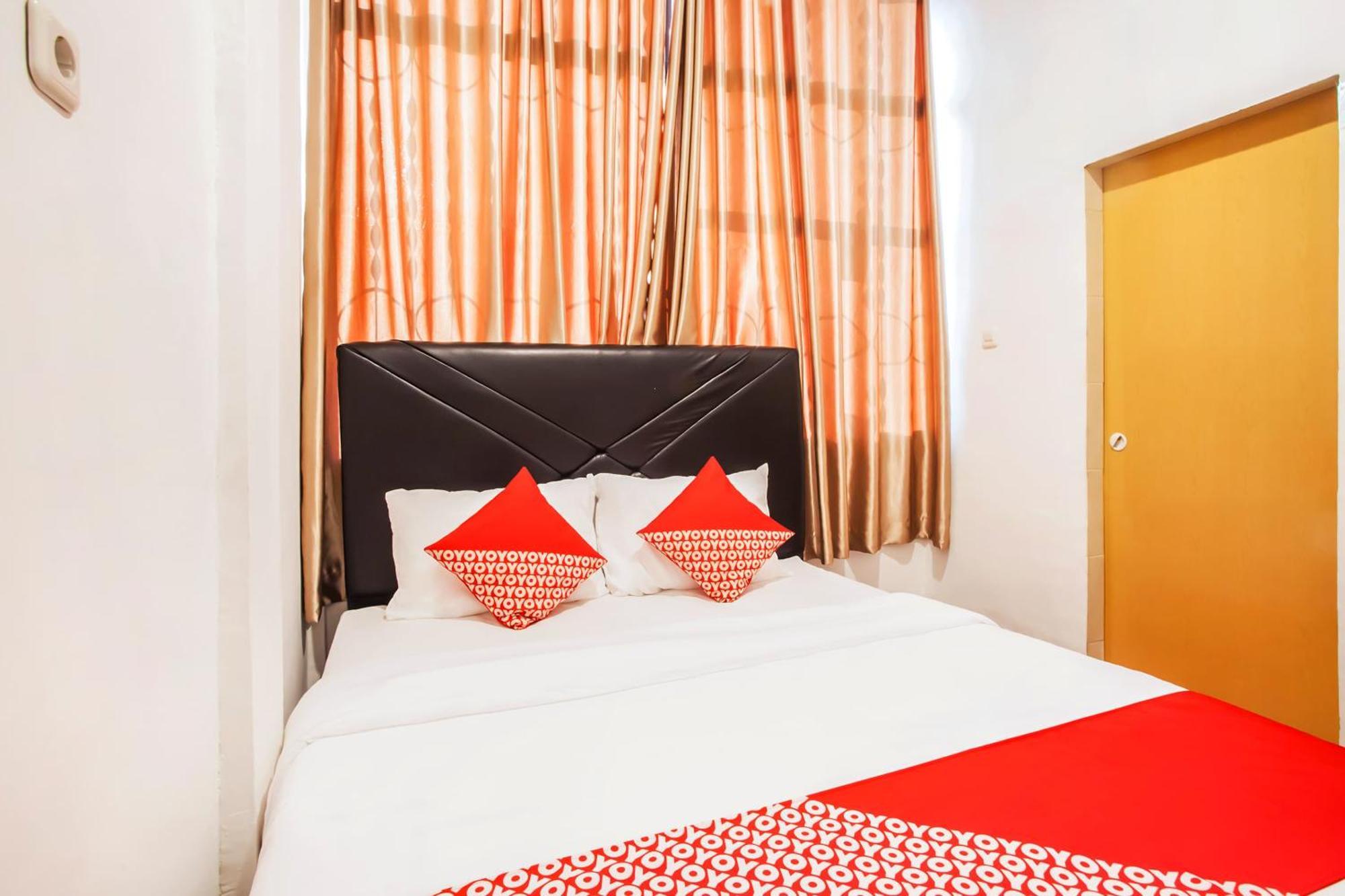 Oyo 2720 Sutomo Inn Медан Экстерьер фото